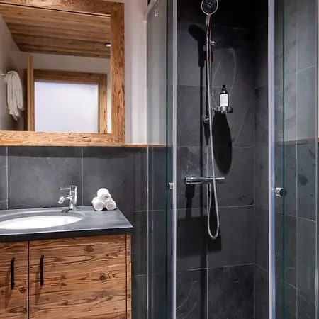 4br Stylish With Sauna And Pool Apartment